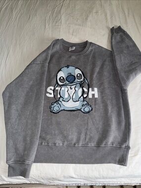 Gray Stitch Graphic Crewneck Sweatshirt - Unbranded